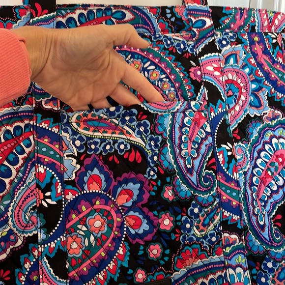 VERA BRADLEY EXTRA LARGE GET GOING BEACH TOTE HANDBAG Black Blue paisley Quilted - Picture 3 of 16